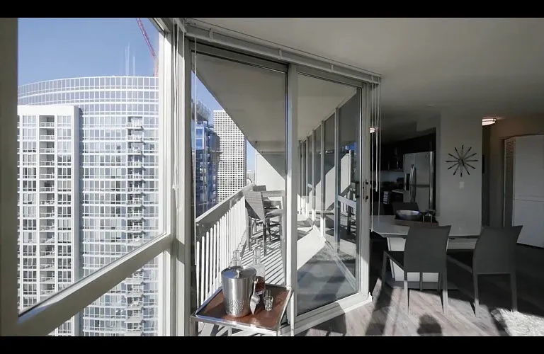40 E Delaware Pl — Photo 7