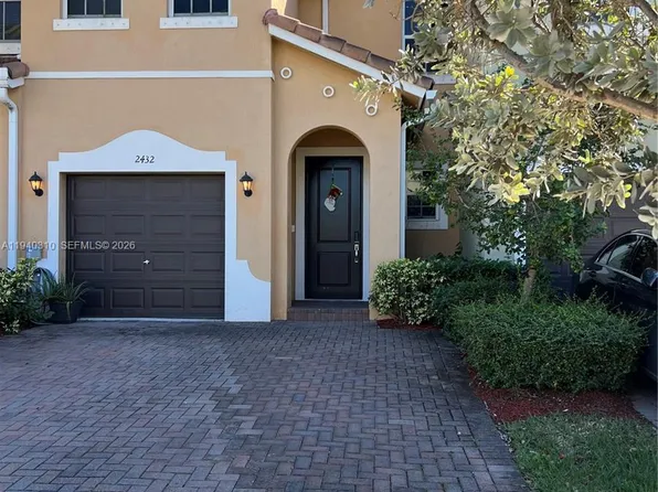 2432 SE 15th St, Homestead, FL 33035