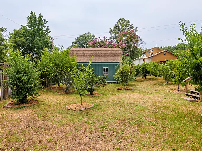 319 Oliver St — Photo 32