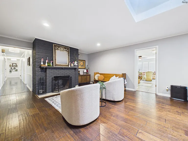 5501 Seymour Hwy — Photo 10