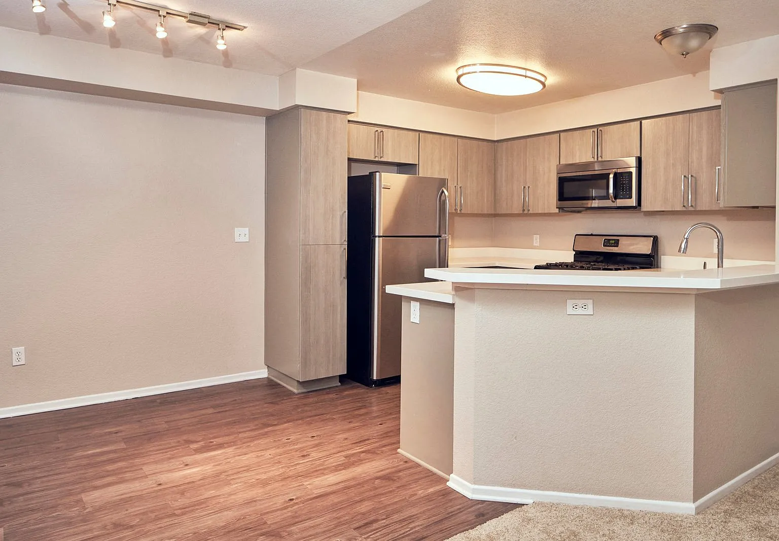 Alta Vista Apartments — Photo 2