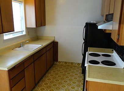 5th image of 474 Commercial Ave APT 5