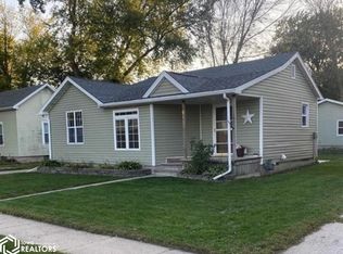 611 S 14th St, Clear Lake, IA 50428