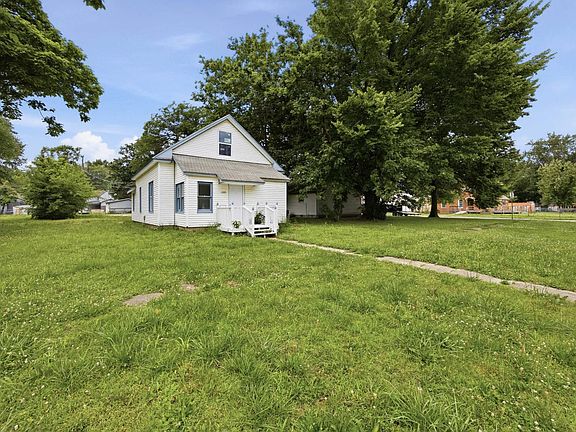 5th image of 1205 S Malcolm Ave