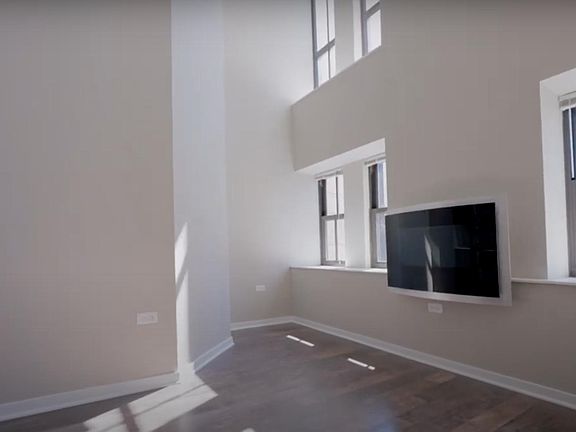 3rd image of 171 W Randolph St #Penthouse 3203