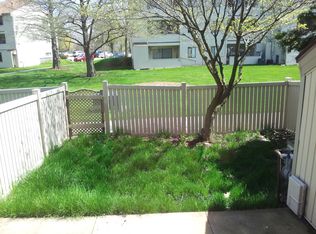 21 Colony West Dr, Champaign, IL