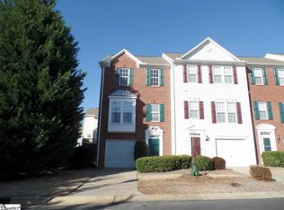 8 Courtfield Pl, Mauldin, SC 29662