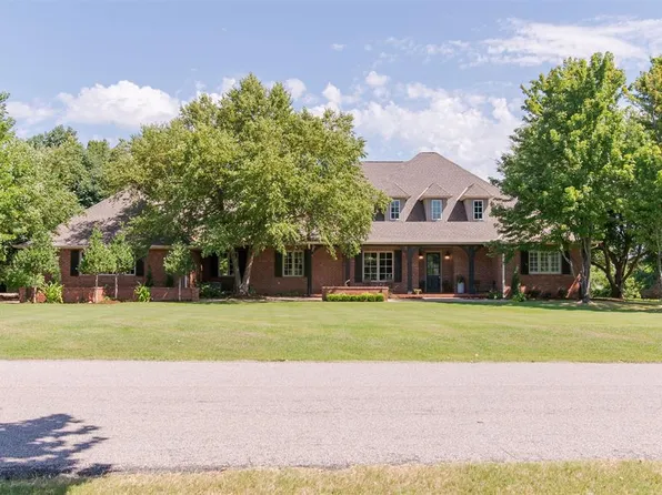 148 Deer Creek Rd, Edmond, OK 73012