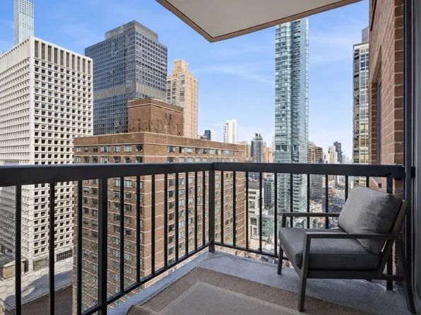 300 East 54th Street image 1 of 16