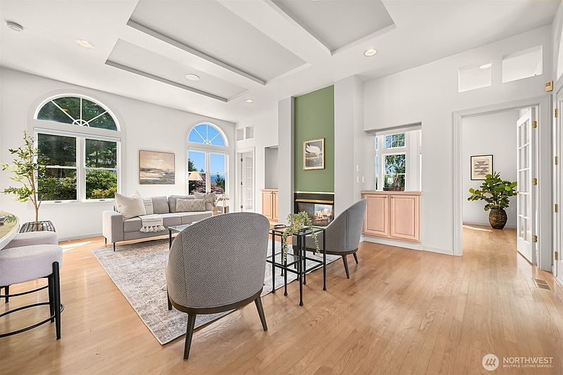 4th image of 4355 Gooding Avenue