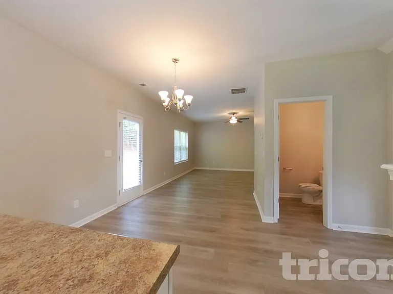 4118 Lindbergh Way — Photo 5