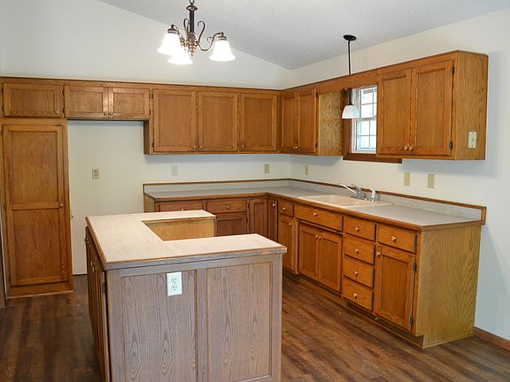 5th image of 13327 Maghan Rd