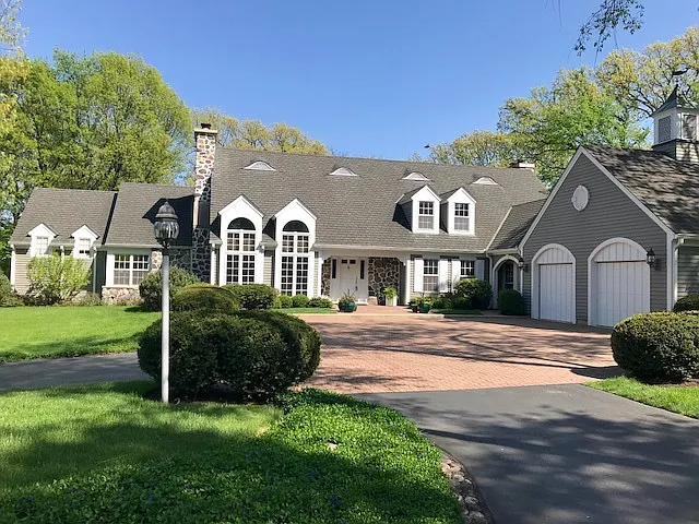 5N435 Robin Ln photo 1