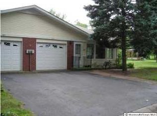 26 Crocus St, Woodbridge, NJ 07095