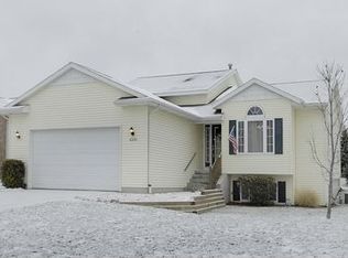 6605 Ravineview Rd SE, Caledonia, MI 49316