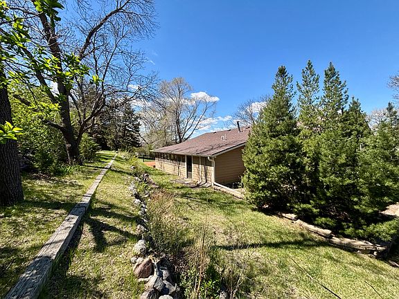 3rd image of 107 River Rd