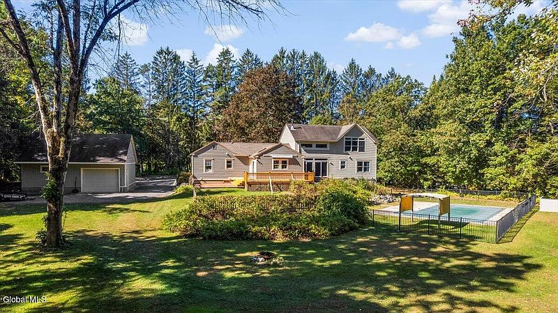 2nd image of 1190 Ridge Road