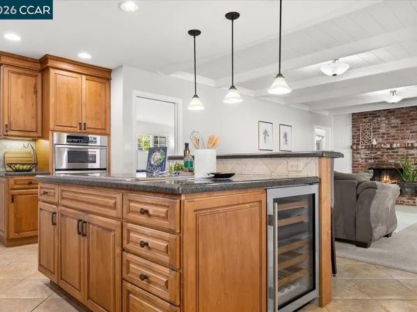 114 Combs Ln, Vallejo, CA 94590