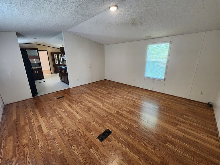 15 Wilma Ln — Photo 3