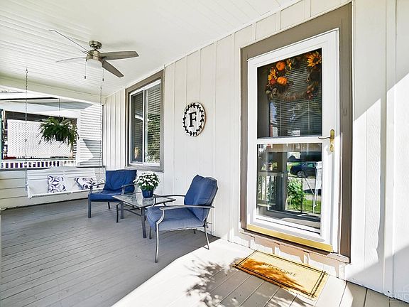 3rd image of 4020 Burwood Ave