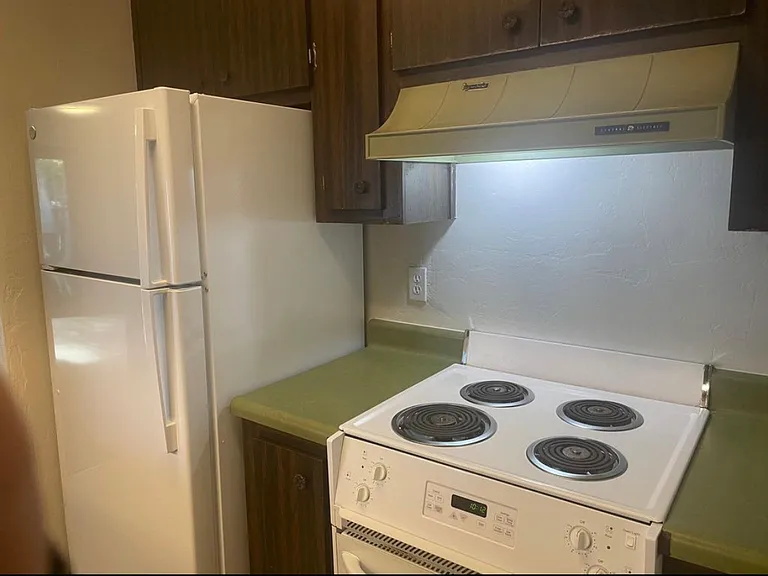 76 Villa Cir — Photo 4