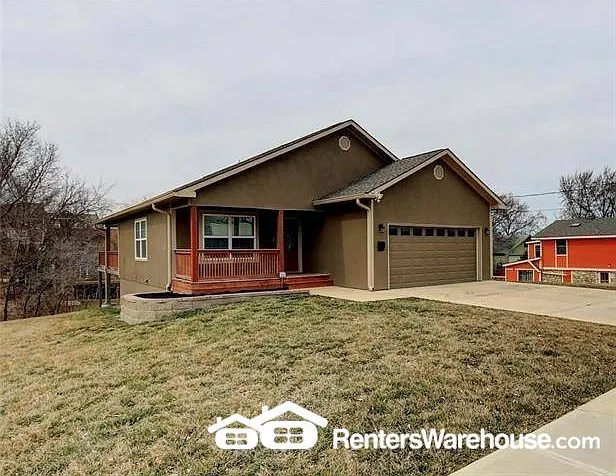 3836 Lloyd St — Photo 1