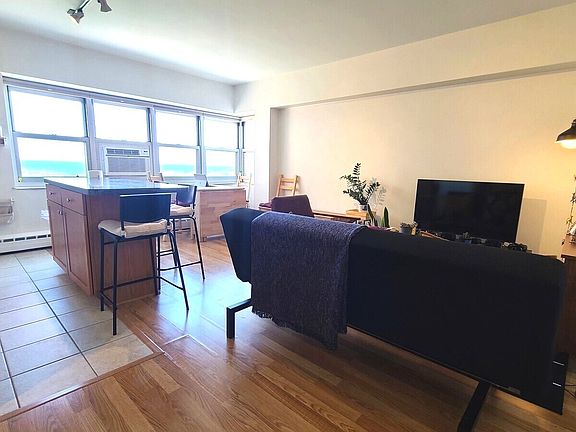 3rd image of 4980 N Marine Dr APT 1135