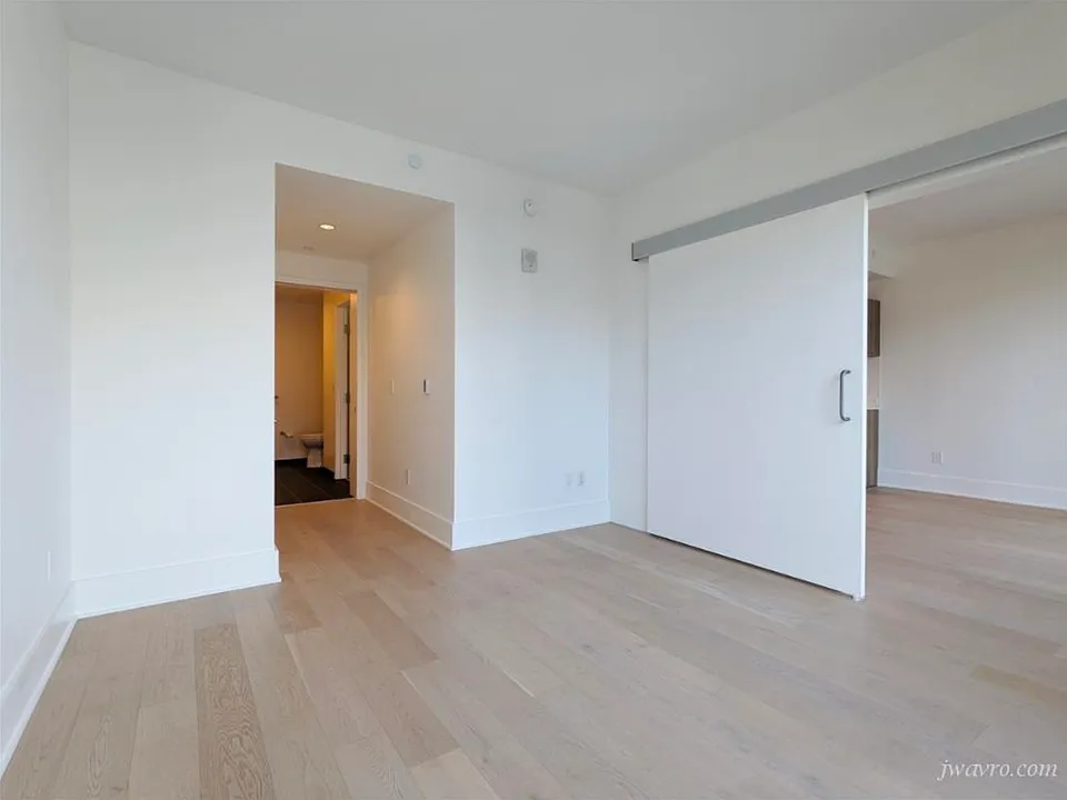 1075 Market St #609