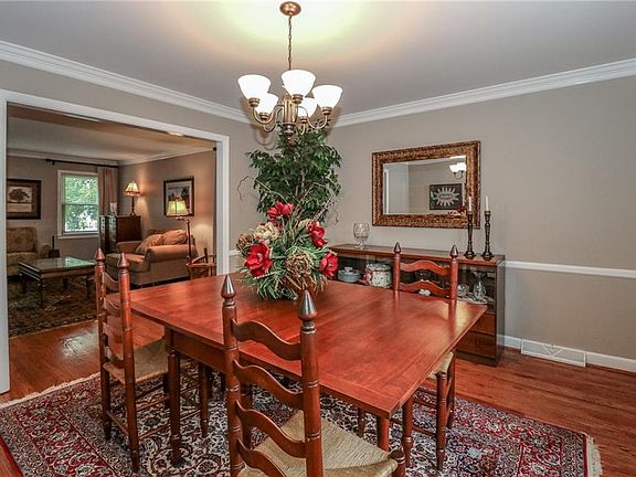 5th image of 109 Castlewood Dr