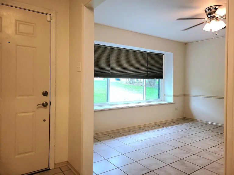 912 N Dove Rd — Photo 3