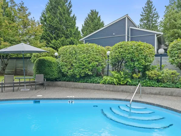 9151 Forest Grove Dr #2, Burnaby, BC V5A 3Z5