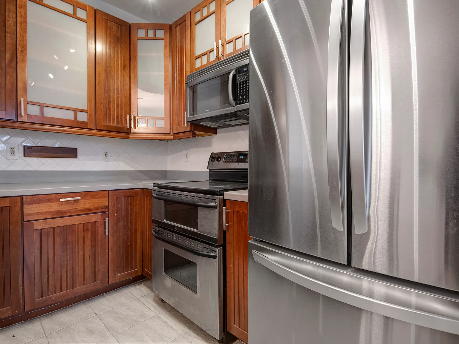 3 bed, 2034 sqft, $3,295 — Photo 4
