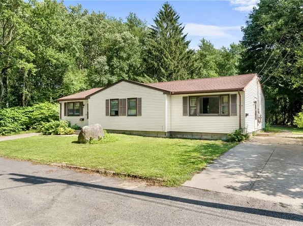 27 Faxon St, West Warwick, RI 02893