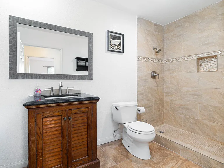178 4th Ave #11 — Photo 9