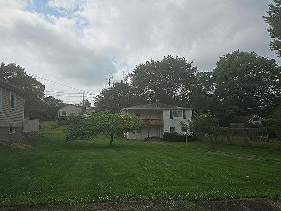 3rd image of 1015 Webster St