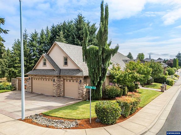 3rd image of 2261 Chapman Hill Dr NW