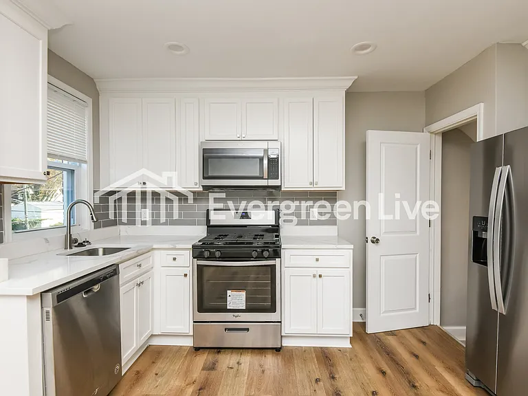 412 5th Ave — Photo 7