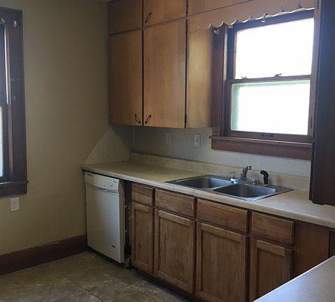 3rd image of 2207 Ave E