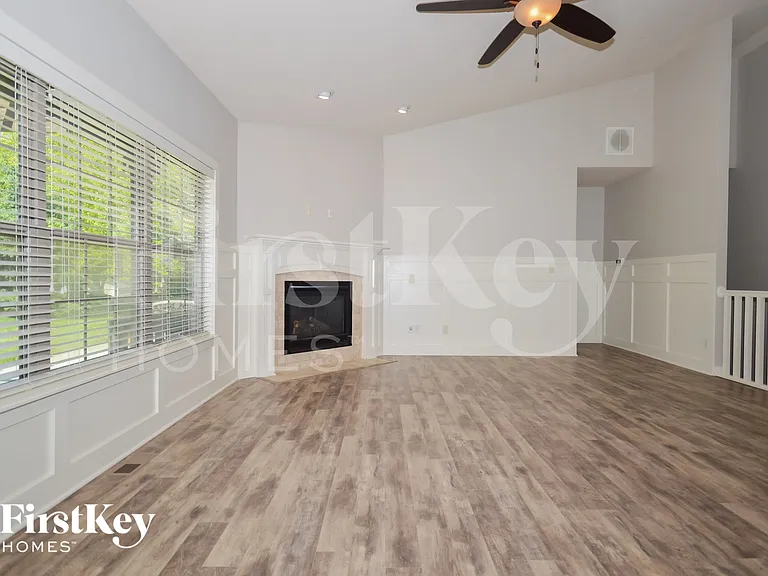 4405 Nottinghill Dr — Photo 4