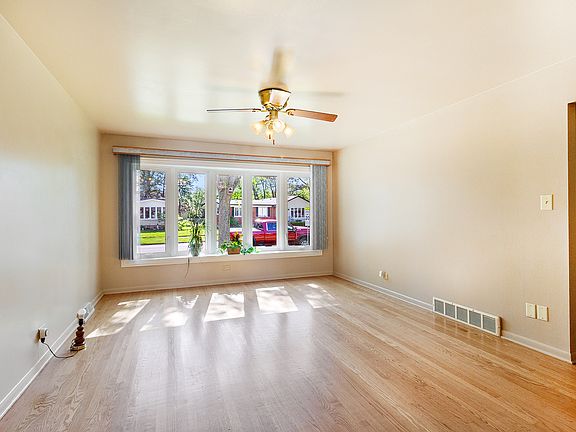 2nd image of 507 W Arquilla Dr