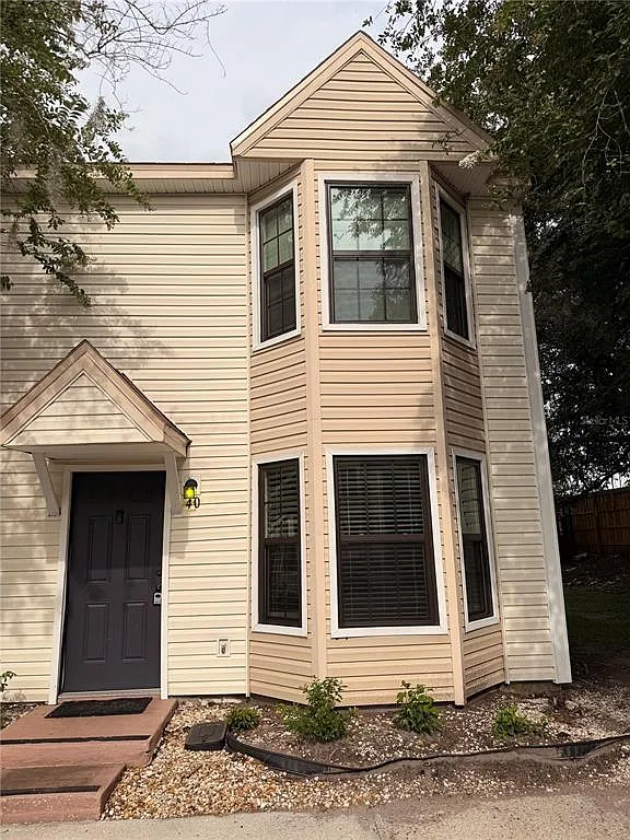 2 bed, 1.5 bath, 920 sqft, $1,500 — Photo 1