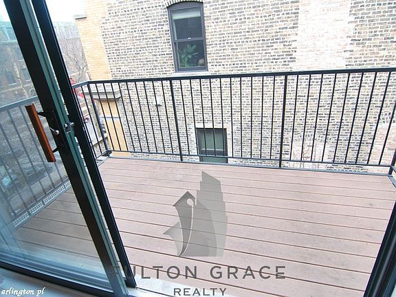 3rd image of 625 W Arlington Pl #512