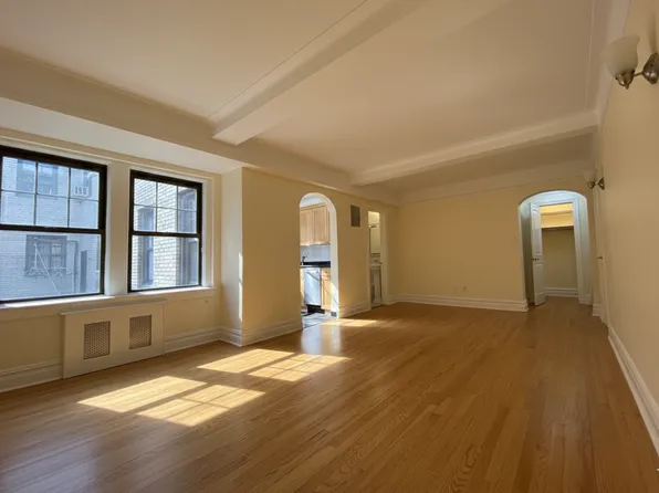 95 Christopher Street image 1 of 9