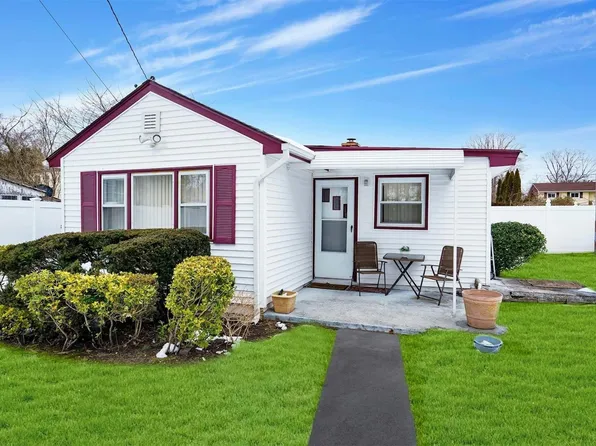333 Cass Street, Dix Hills, NY 11746