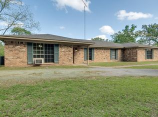 2015 Court Dr, Palestine, TX 75803