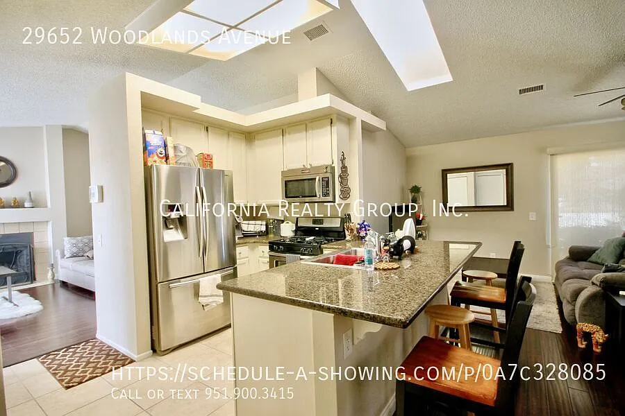 3 bed, 2.0 bath, 1262 sqft, $2,700 — Photo 4