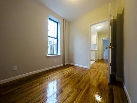 Rented by Standard Realty | media 21