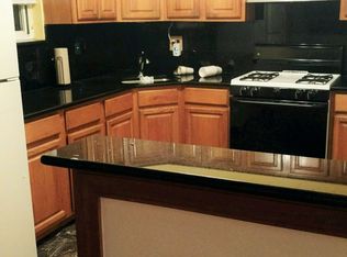 2350 38th St, Astoria, NY 11105