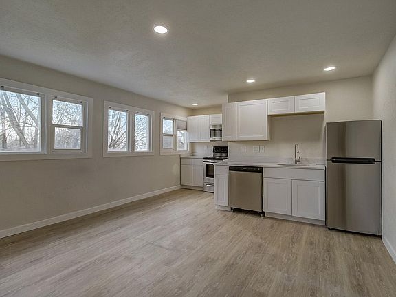 3rd image of 1150 E 500 S APT 2