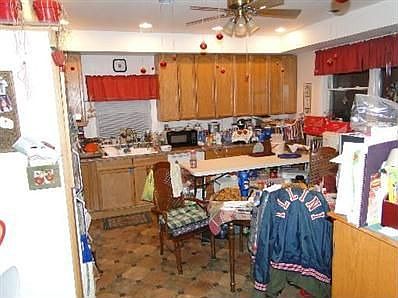 2nd image of 108 E Hickory St
